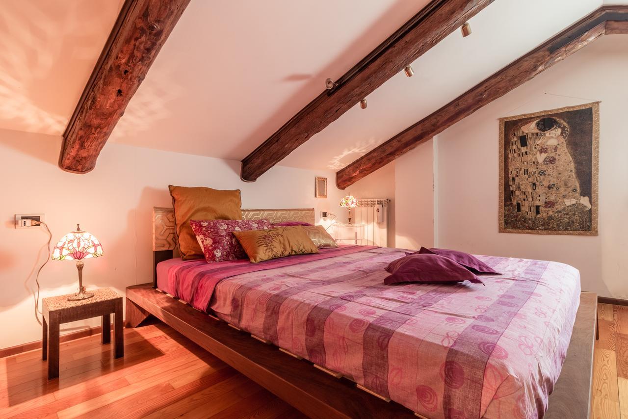 Vivaldi Apartment เวนิส ภายนอก รูปภาพ